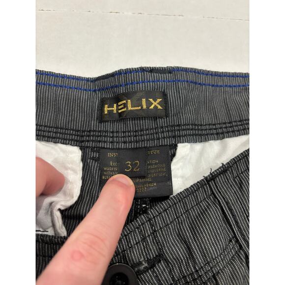 Helix Cargo Shorts Mens 32 Gray Blue Stripe Lightweight Knee Length Casual - Picture 4 of 7